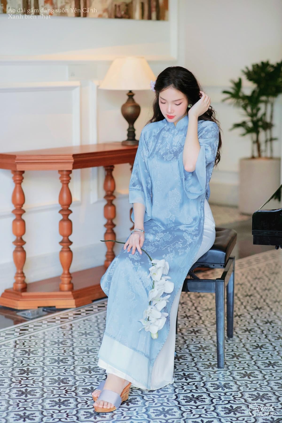 Áo dài gấm hoàng gia màu xanh- baby blue áo dài