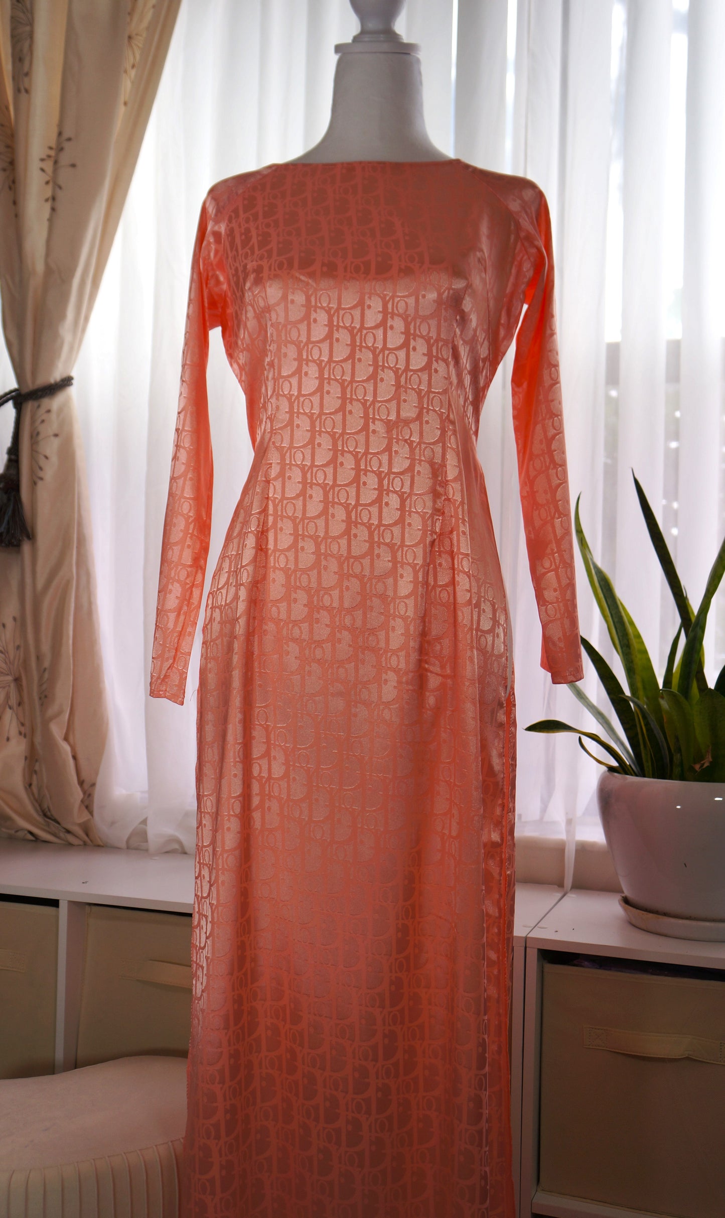 Áo dài lụa CD cổ thuyền cạn màu cam đào/ áo dài in peach color