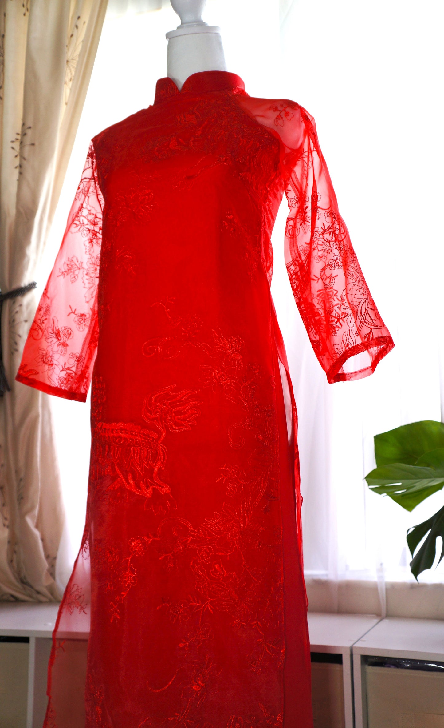 Áo tơ thêu kì lân màu đỏ 2 lớp- red organza embroidered  áo dài