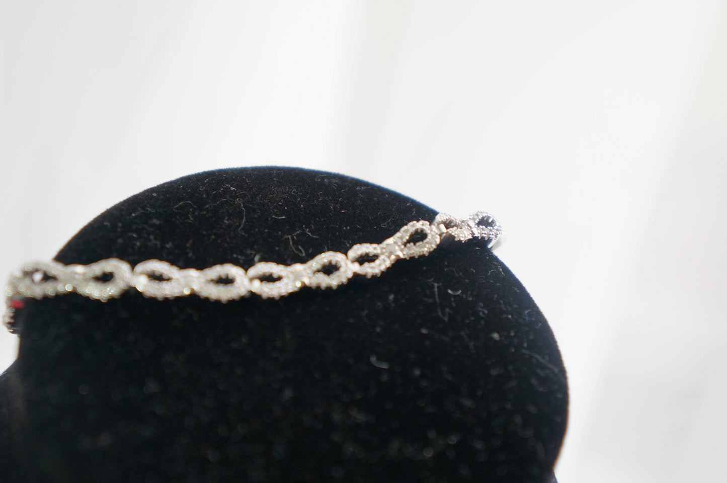 Infinity-link bracelet in sterling silver