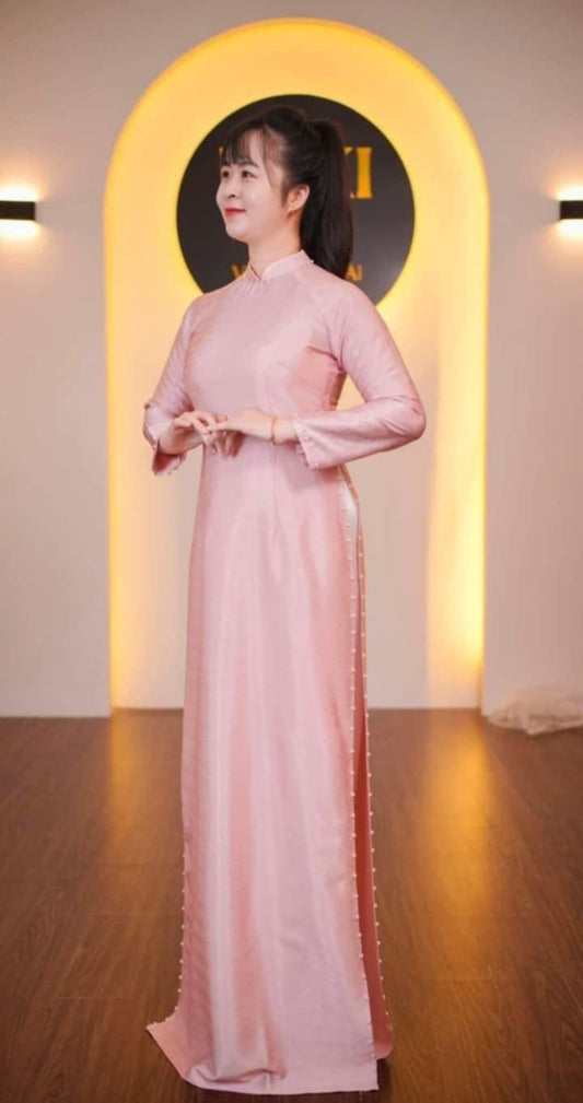 Áo dài lụa vân gỗ đính ngọc trai- traditional pink silk áo dài