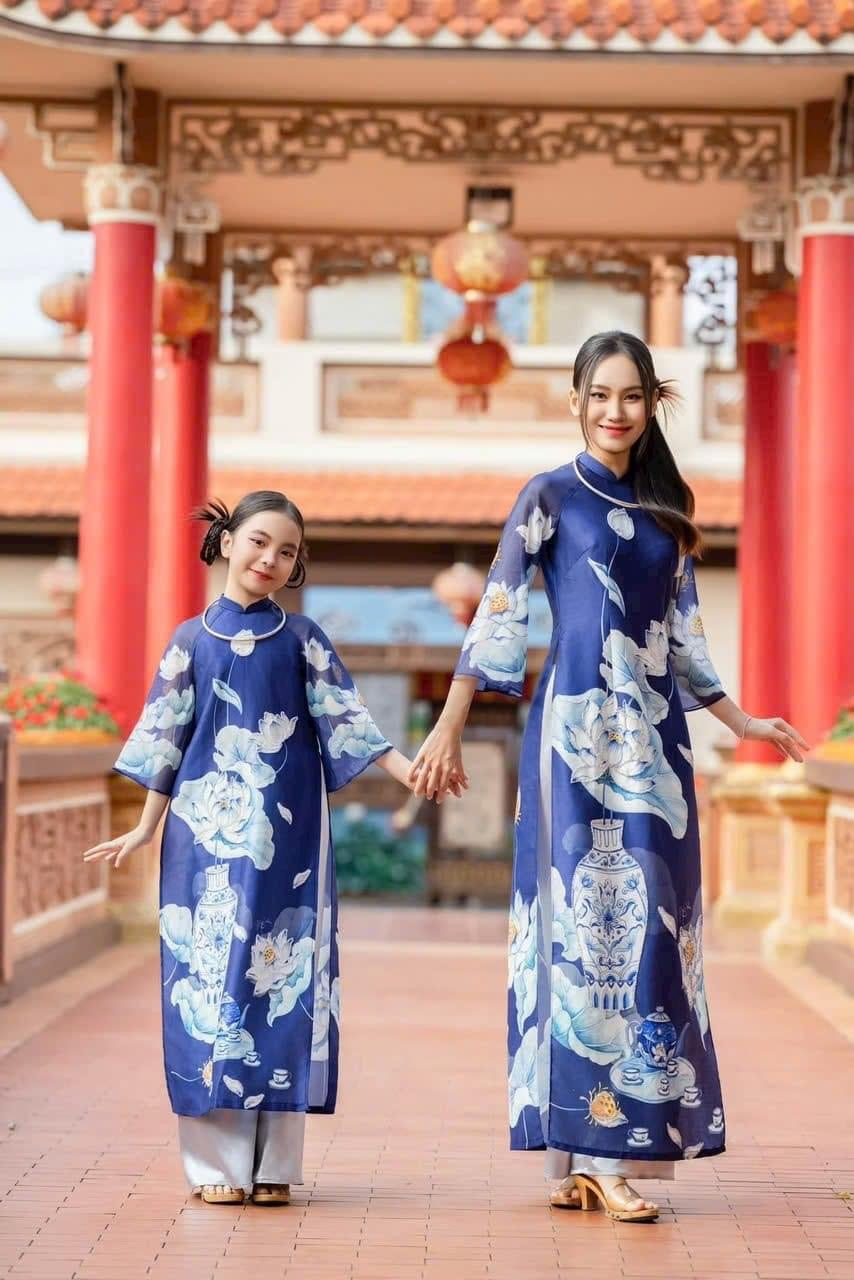 Set Áo dài sen xanh đính cườm cho bé gái- set of double layers blue lotus áo dài for girls