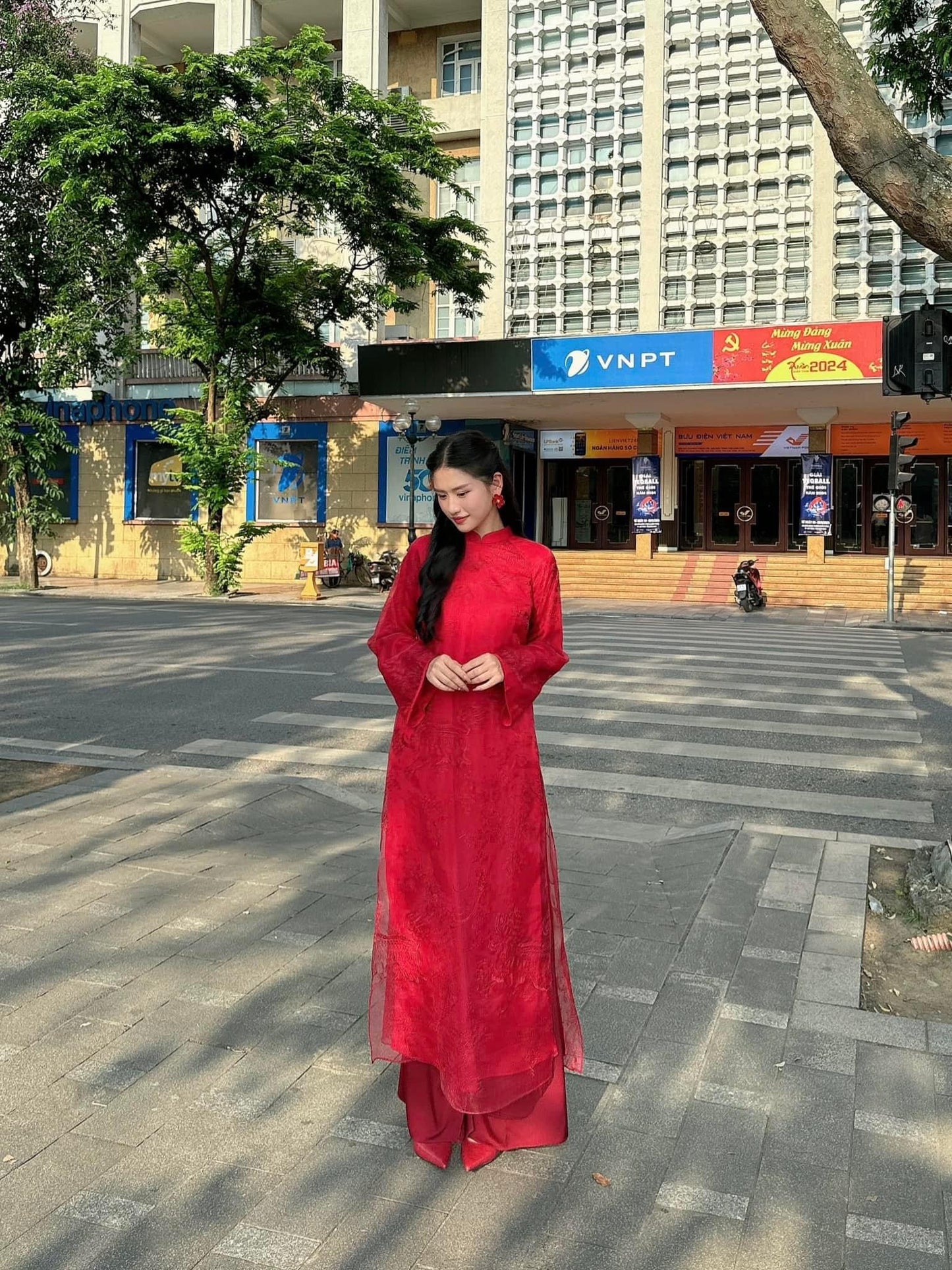 Áo tơ thêu kì lân màu đỏ 2 lớp- red organza embroidered  áo dài