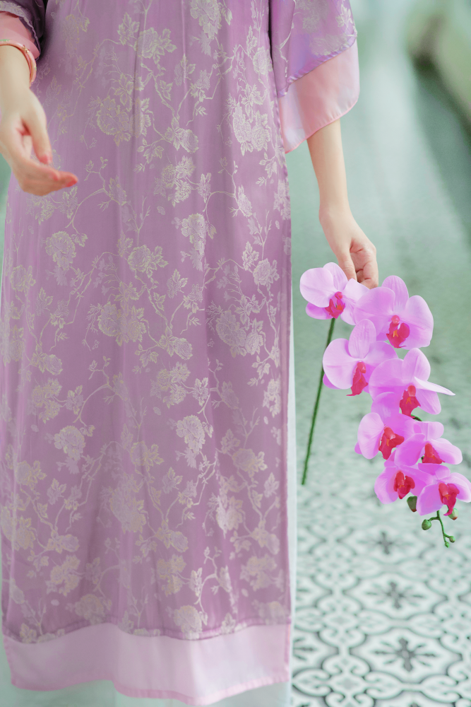 Áo dài gấm hoàng gia màu tím pastel- purple silk áo dài