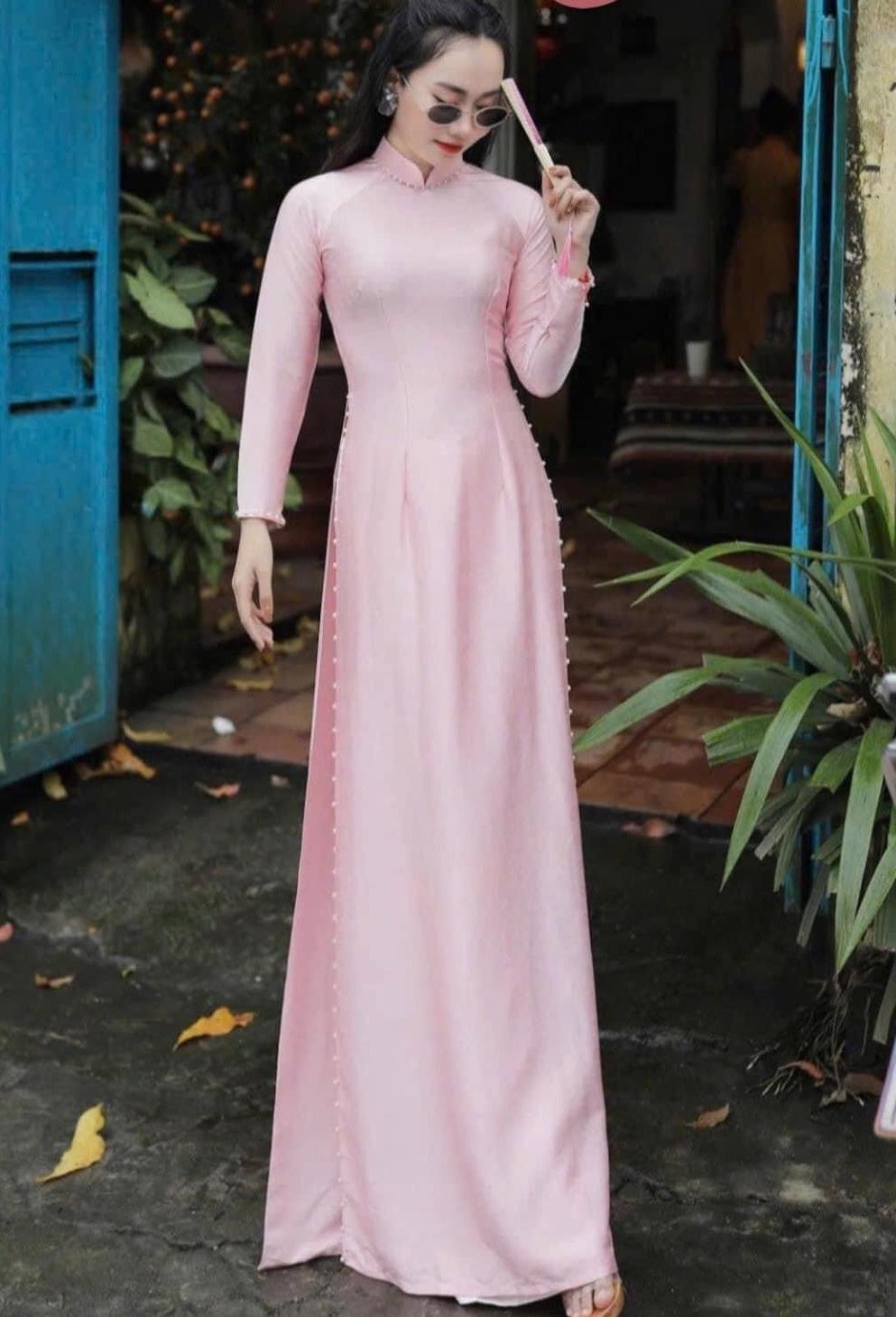 Áo dài lụa vân gỗ đính ngọc trai- traditional pink silk áo dài