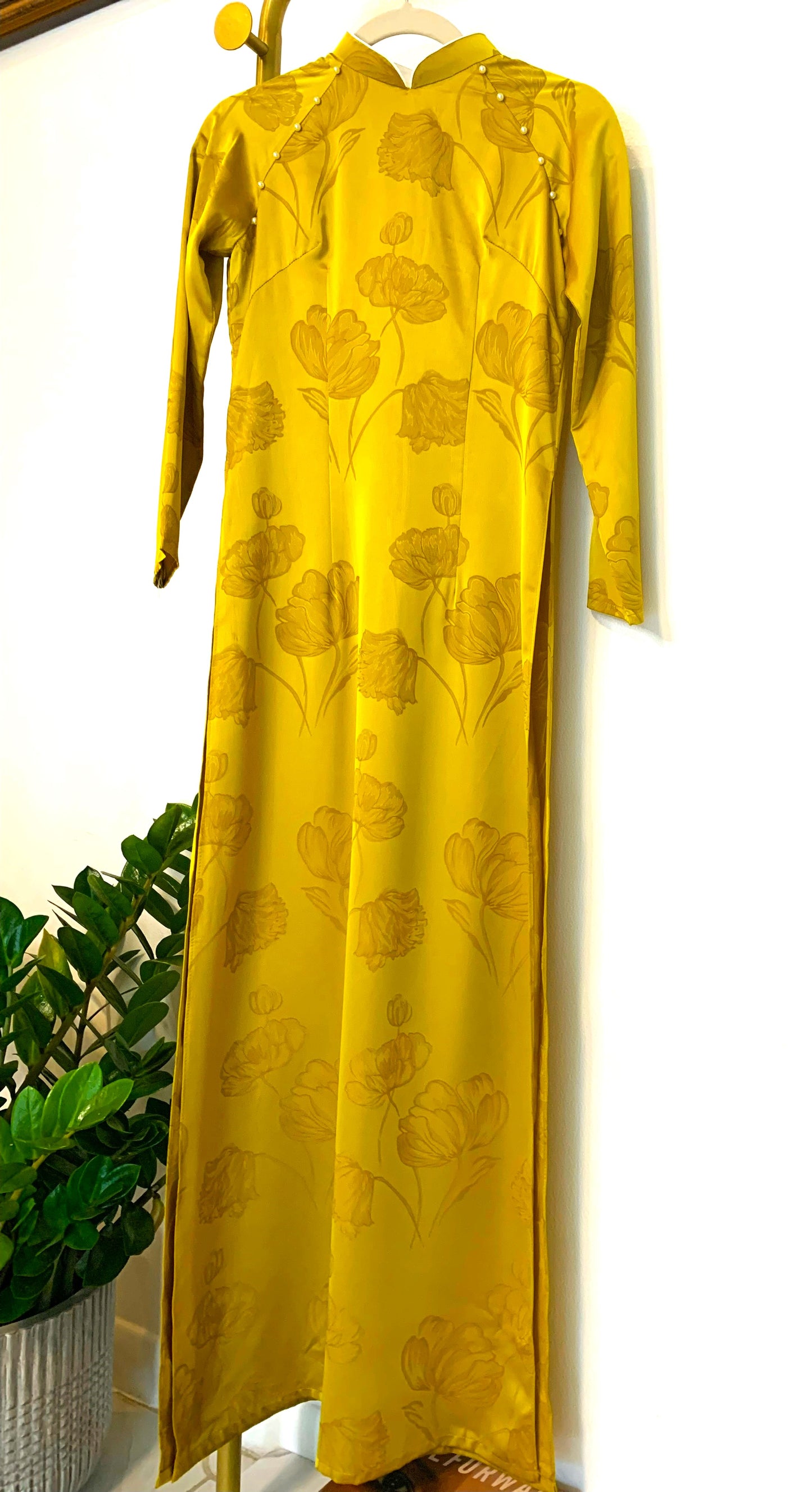 Áo lụa vàng- mustard traditional áo dài