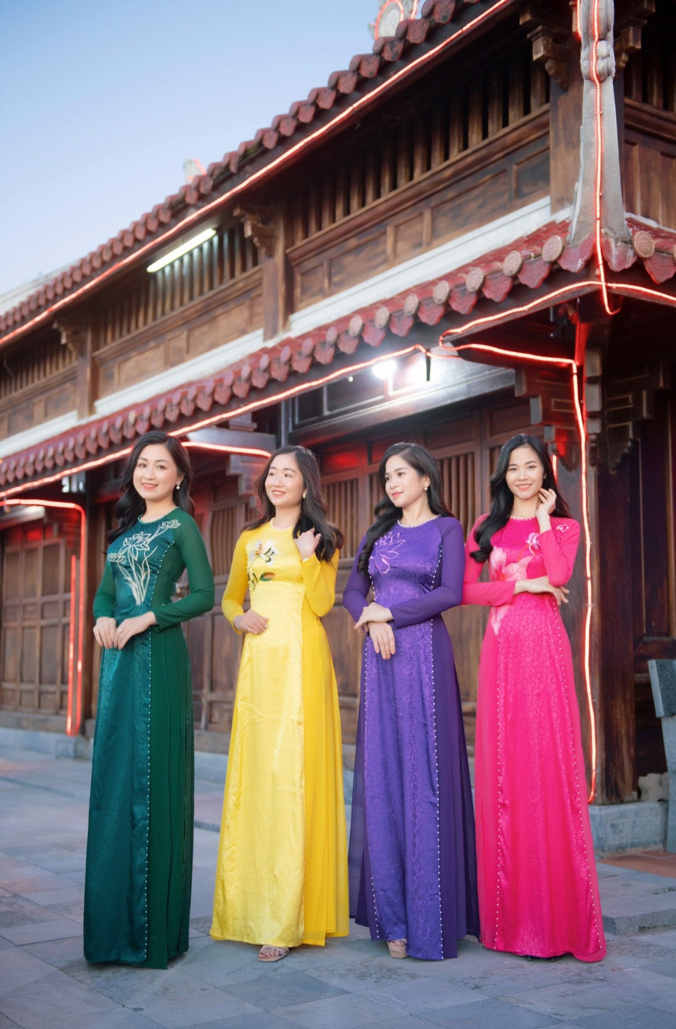 Gấm phối chiffon 4 tà quần 2 lớp thêu- pre-made set of deep green embroidery chiffon ao dai